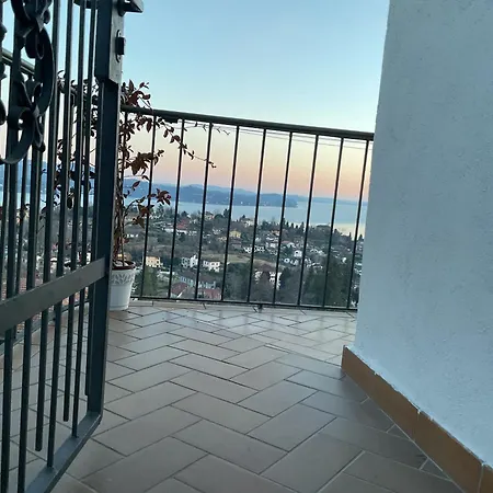 Appartement Overlooking Maggiore