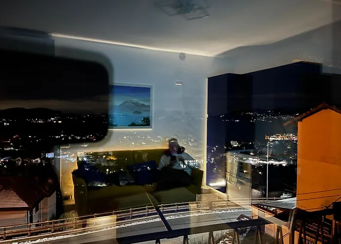 Overlooking Maggiore Apartamento *